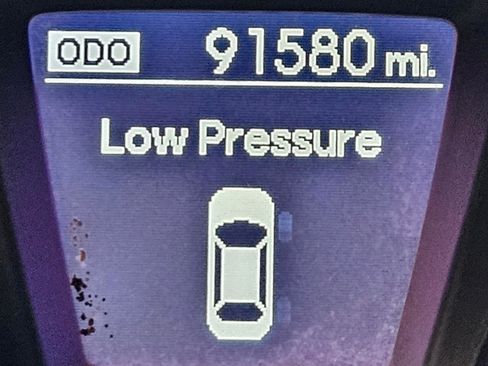 Used 2017 Hyundai Elantra GT image 12