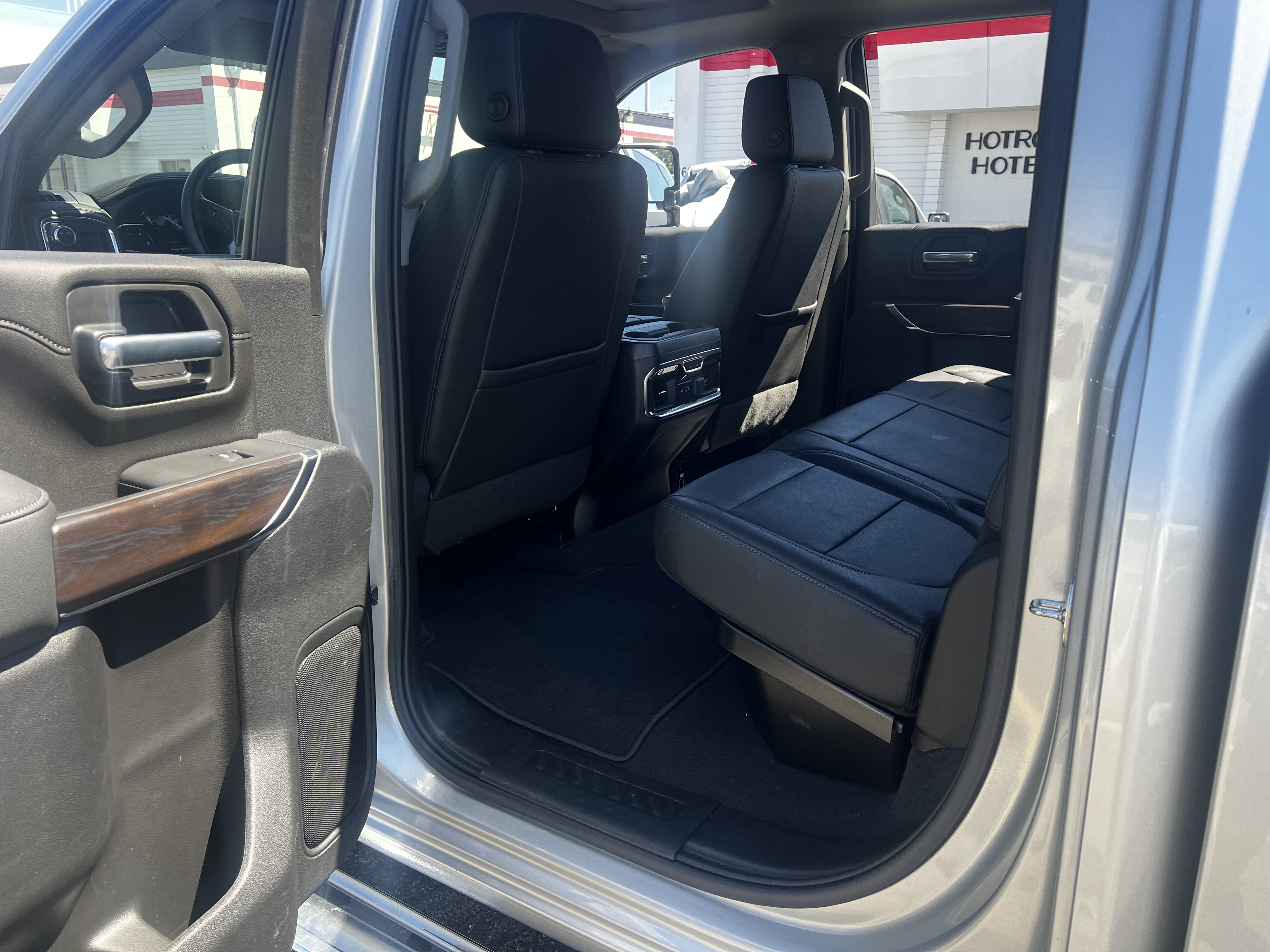 Used 2023 GMC Sierra 2500 SLT w/ SLT Convenience Package RWD image 22