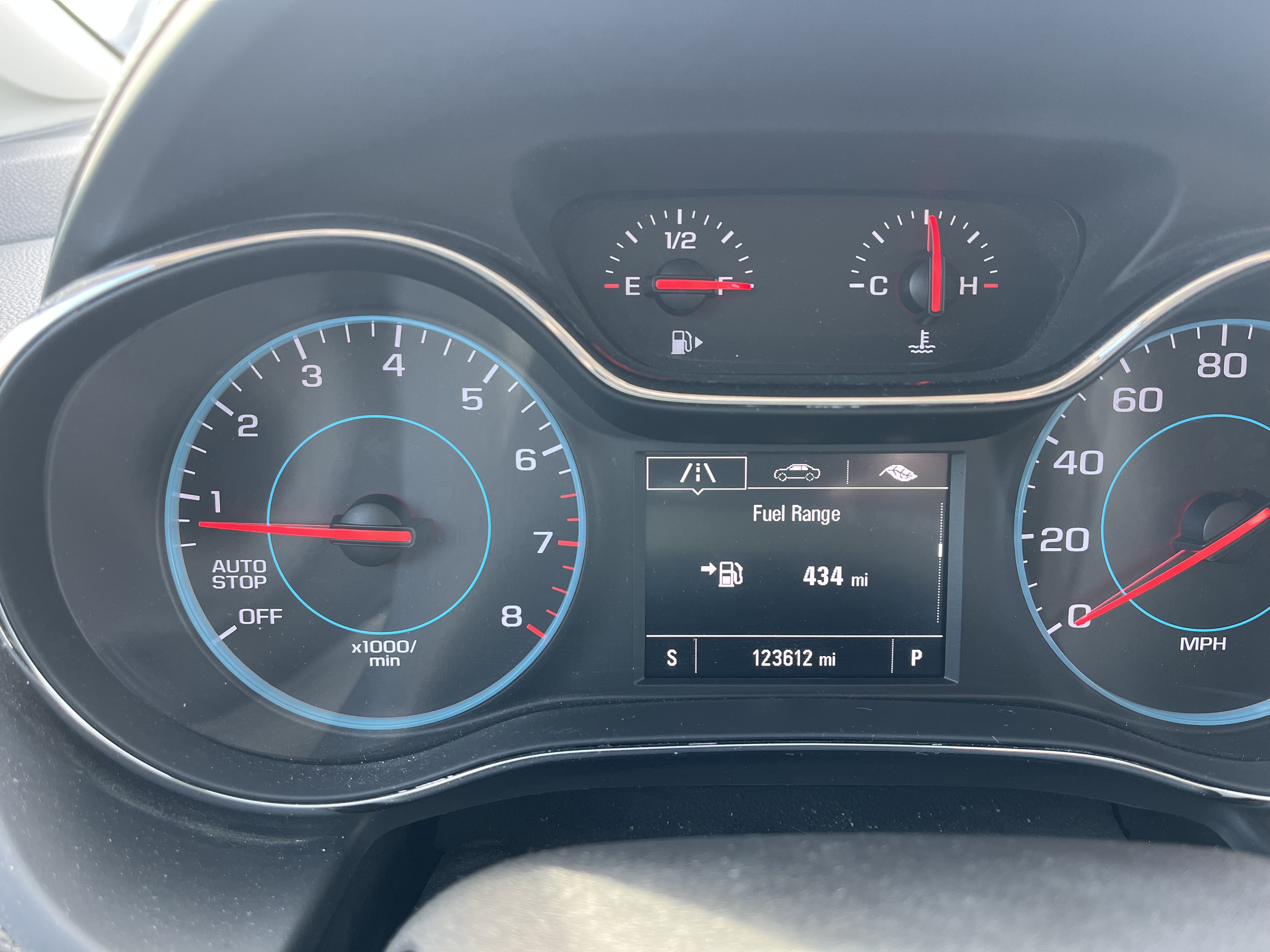 Used 2017 Chevrolet Cruze LT w/ Convenience Package FWD image 11