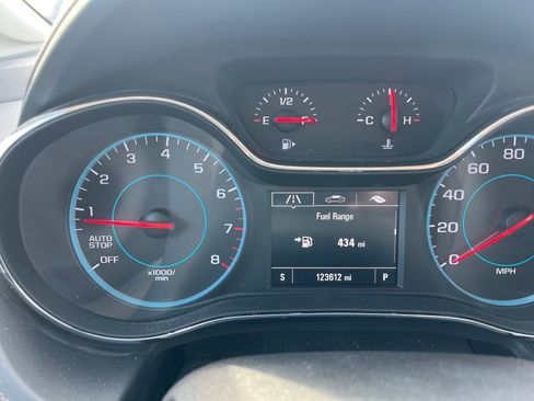 Used 2017 Chevrolet Cruze LT w/ Convenience Package image 11