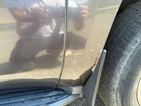 Used 2016 Chevrolet Suburban LT image 16