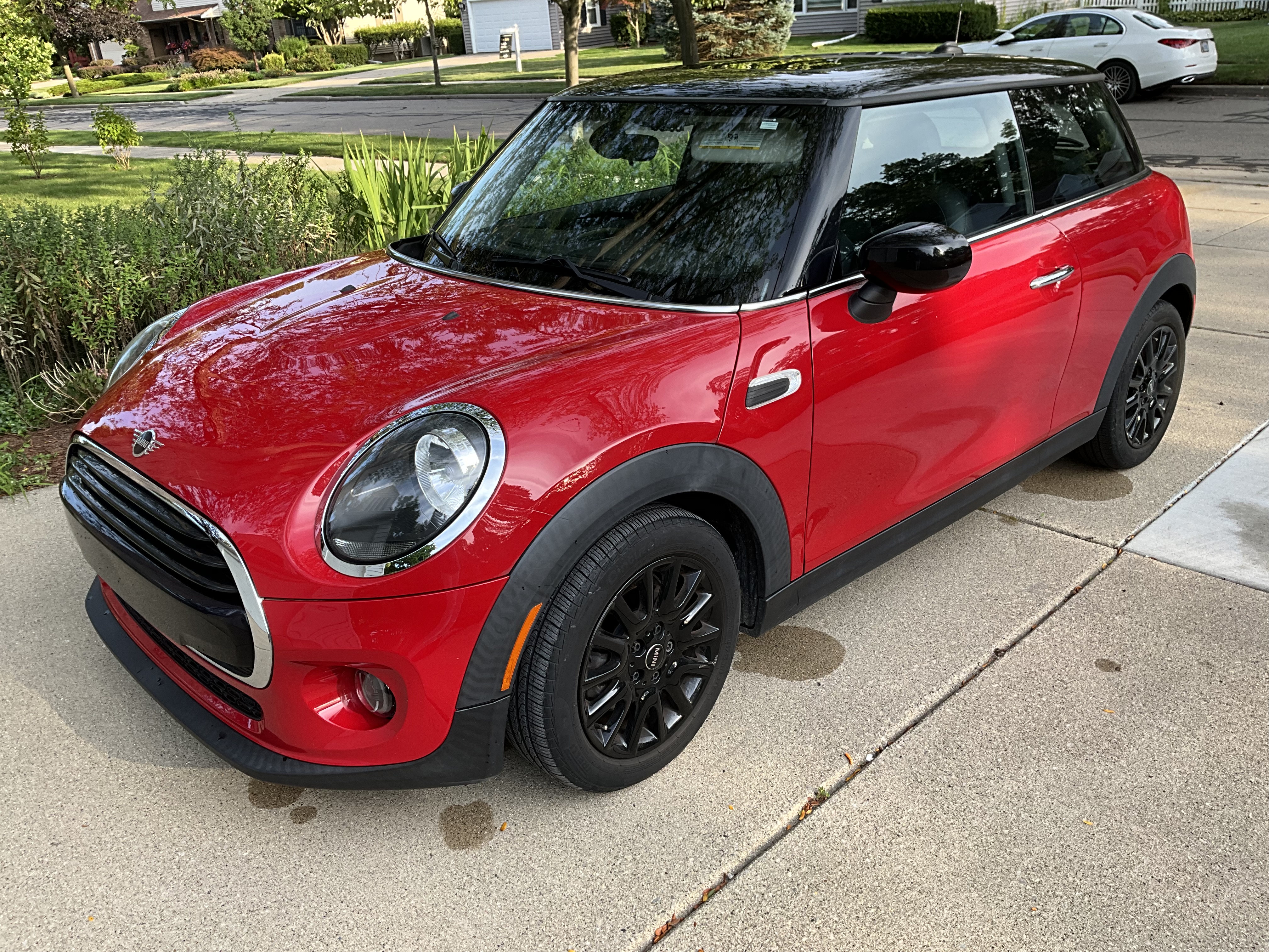Used 2020 MINI Cooper 2-Door Hardtop FWD image 1