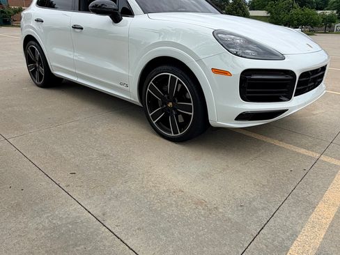 Used 2020 Porsche Cayenne S AWD/4WD image 4