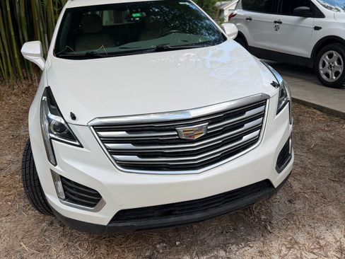 Used 2019 Cadillac XT5 FWD image 1