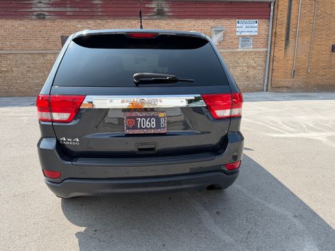 Used 2013 Jeep Grand Cherokee Laredo w/ Laredo E Group AWD/4WD image 5