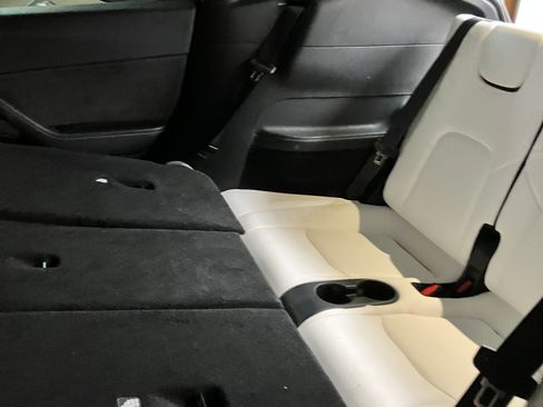 Used 2024 Tesla Model Y Long Range image 11