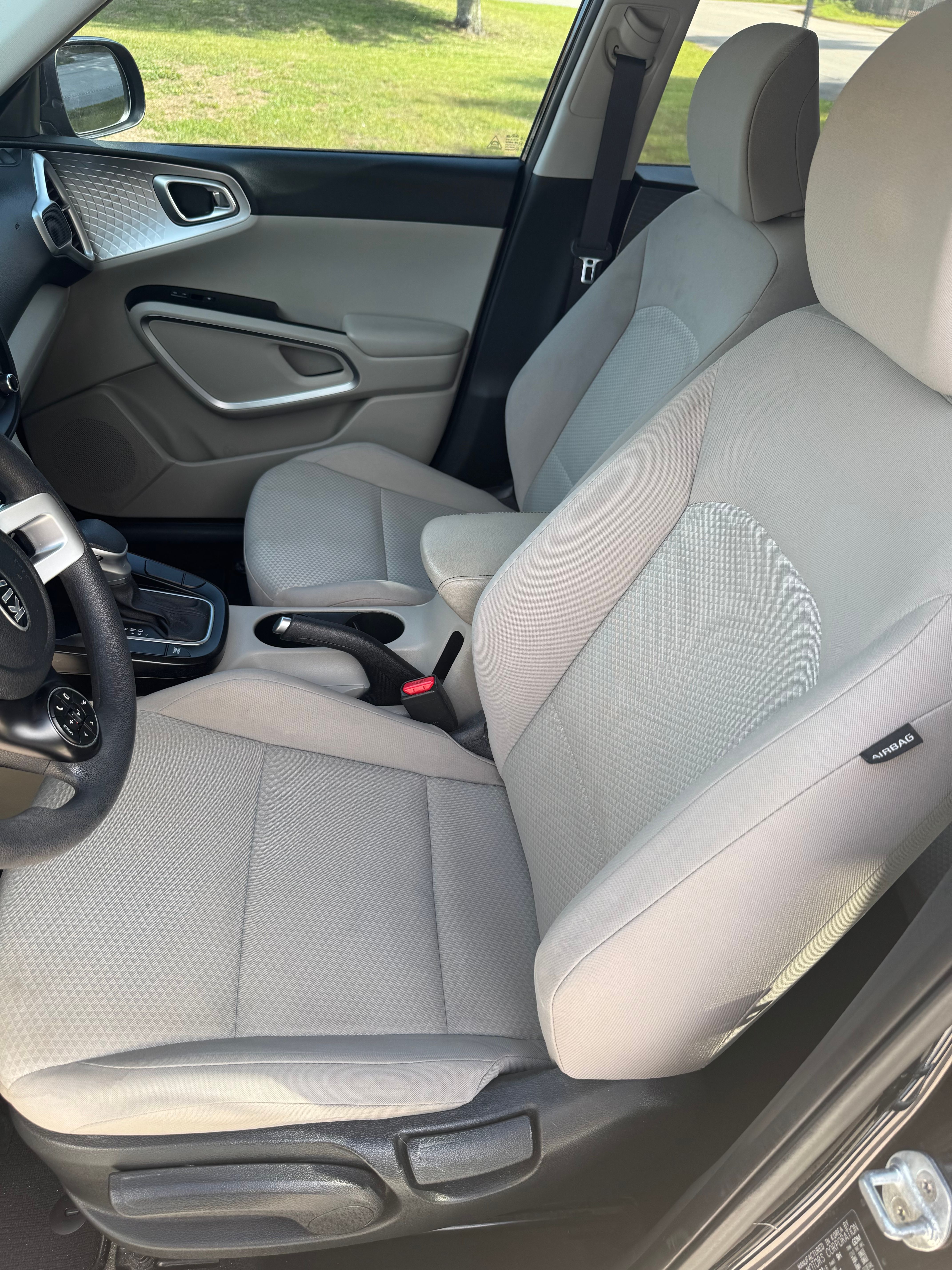 Used 2020 Kia Soul LX FWD image 11