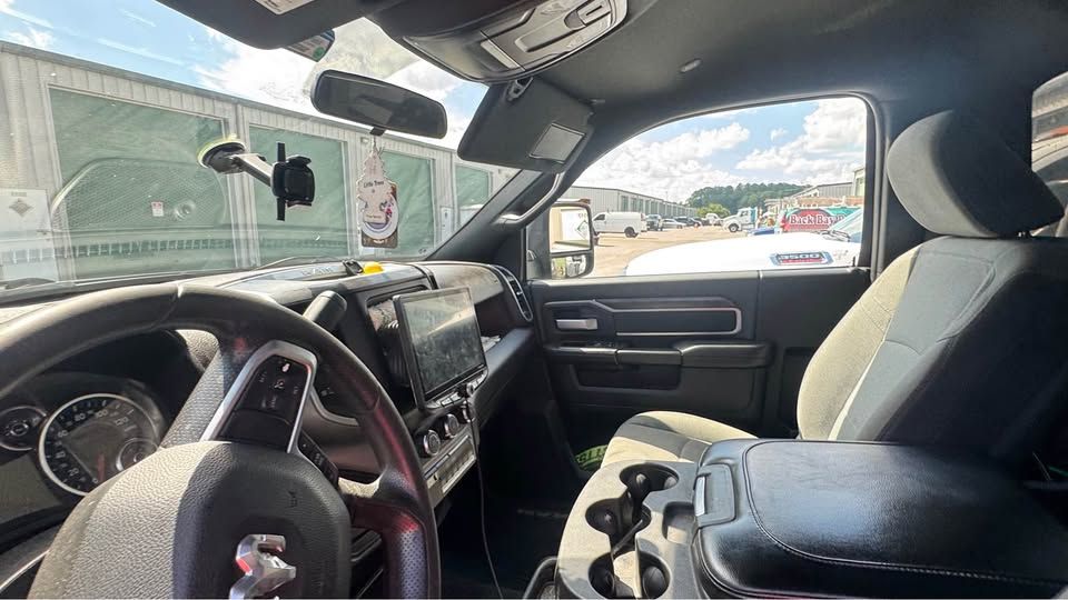 Used 2024 RAM 5500 SLT w/ Quick Order Package 2YG SLT AWD/4WD image 6