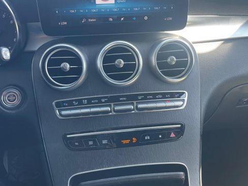 Used 2021 Mercedes-Benz GLC 300 image 13