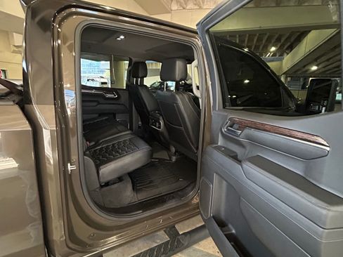 Used 2024 GMC Sierra 1500 Elevation w/ Preferred Package AWD/4WD image 14