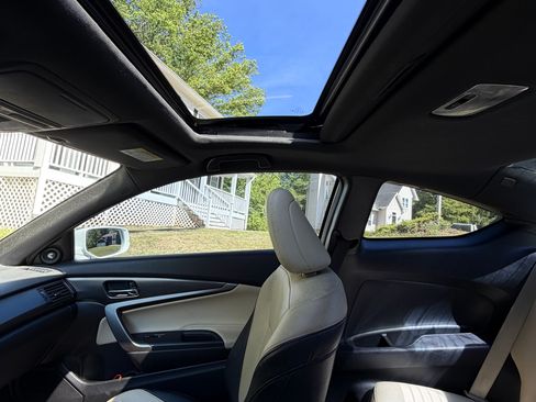 Used 2017 Honda Accord EX-L image 10