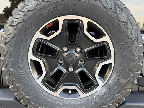 Used 2016 Jeep Wrangler Unlimited Rubicon AWD/4WD image 10