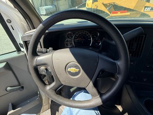 Used 2014 Chevrolet Express 3500 image 16