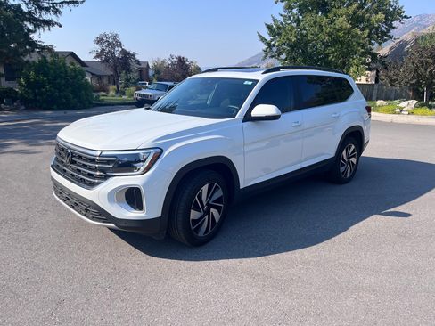 Used 2025 Volkswagen Atlas SE AWD/4WD image 1