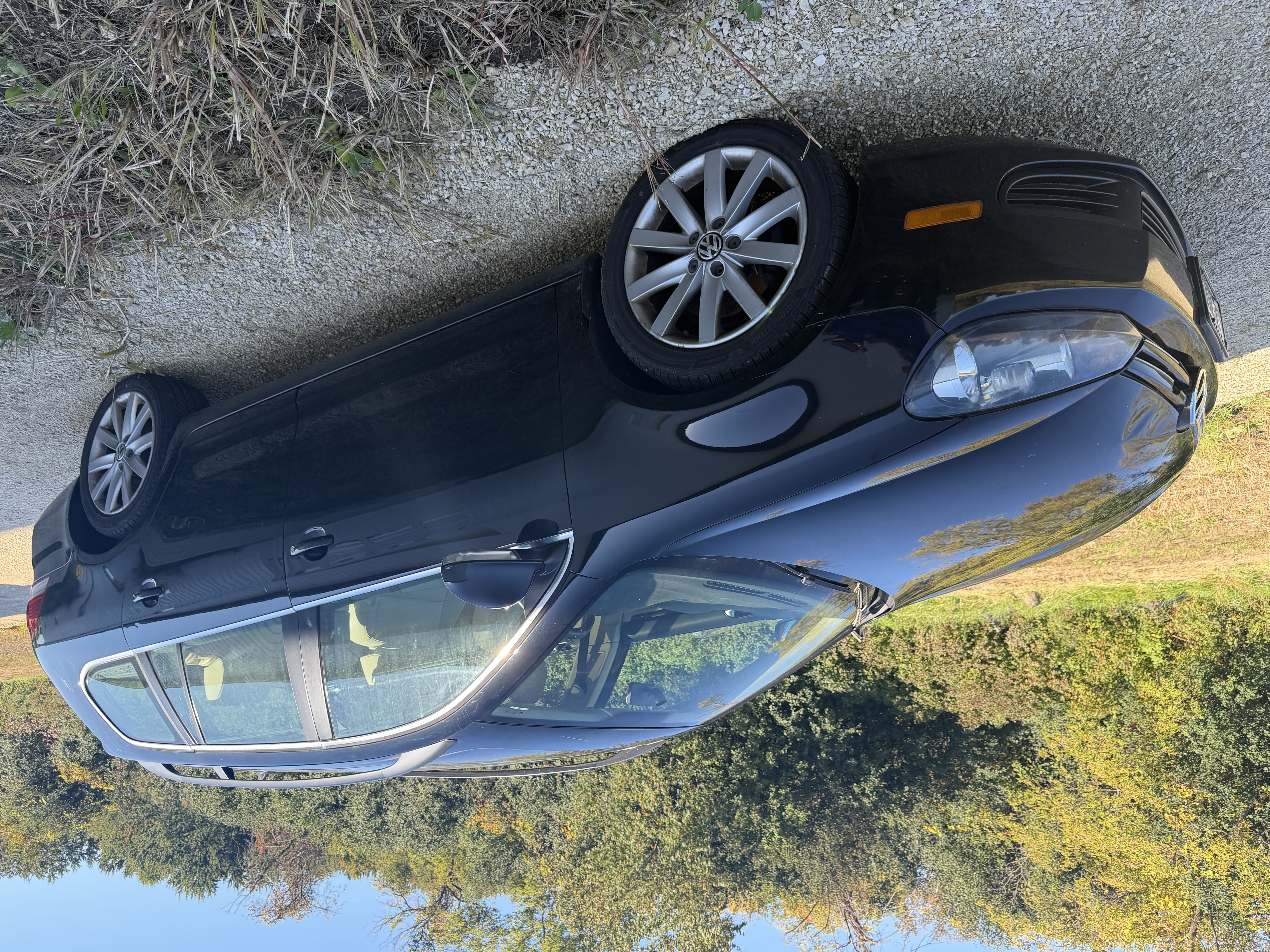 Used 2011 Volkswagen Jetta TDI FWD image 1