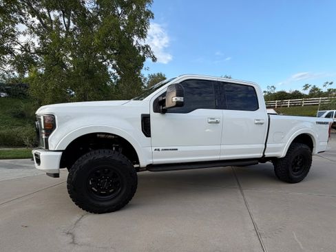 Used 2021 Ford F250 Lariat AWD/4WD image 2
