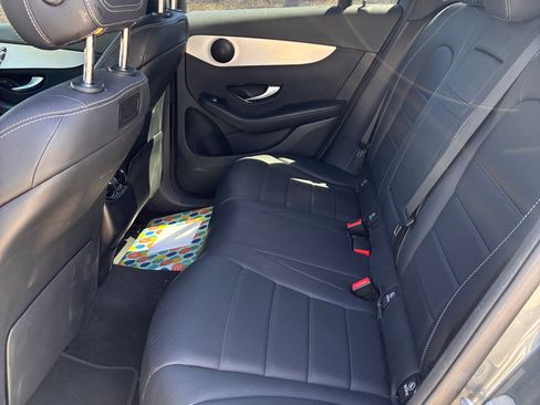 Used 2019 Mercedes-Benz GLC 300 image 9