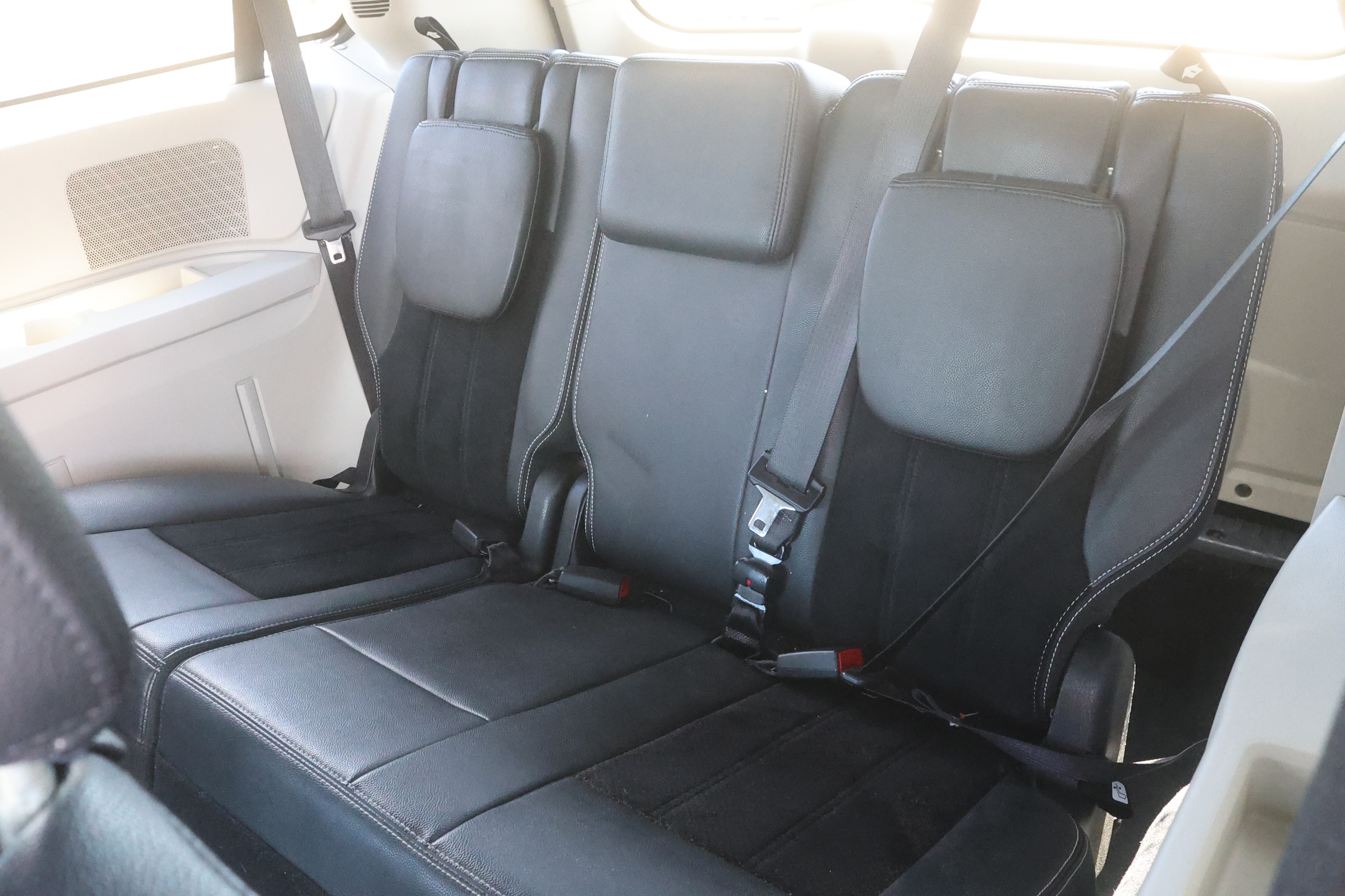 Used 2018 Dodge Grand Caravan SXT FWD image 13