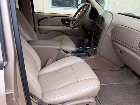 Used 2004 Buick Rainier CXL Plus w/ Convenience Package image 11