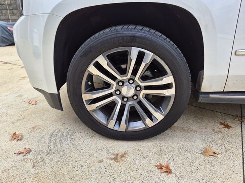 Used 2017 GMC Yukon Denali w/ Open Road Package image 9