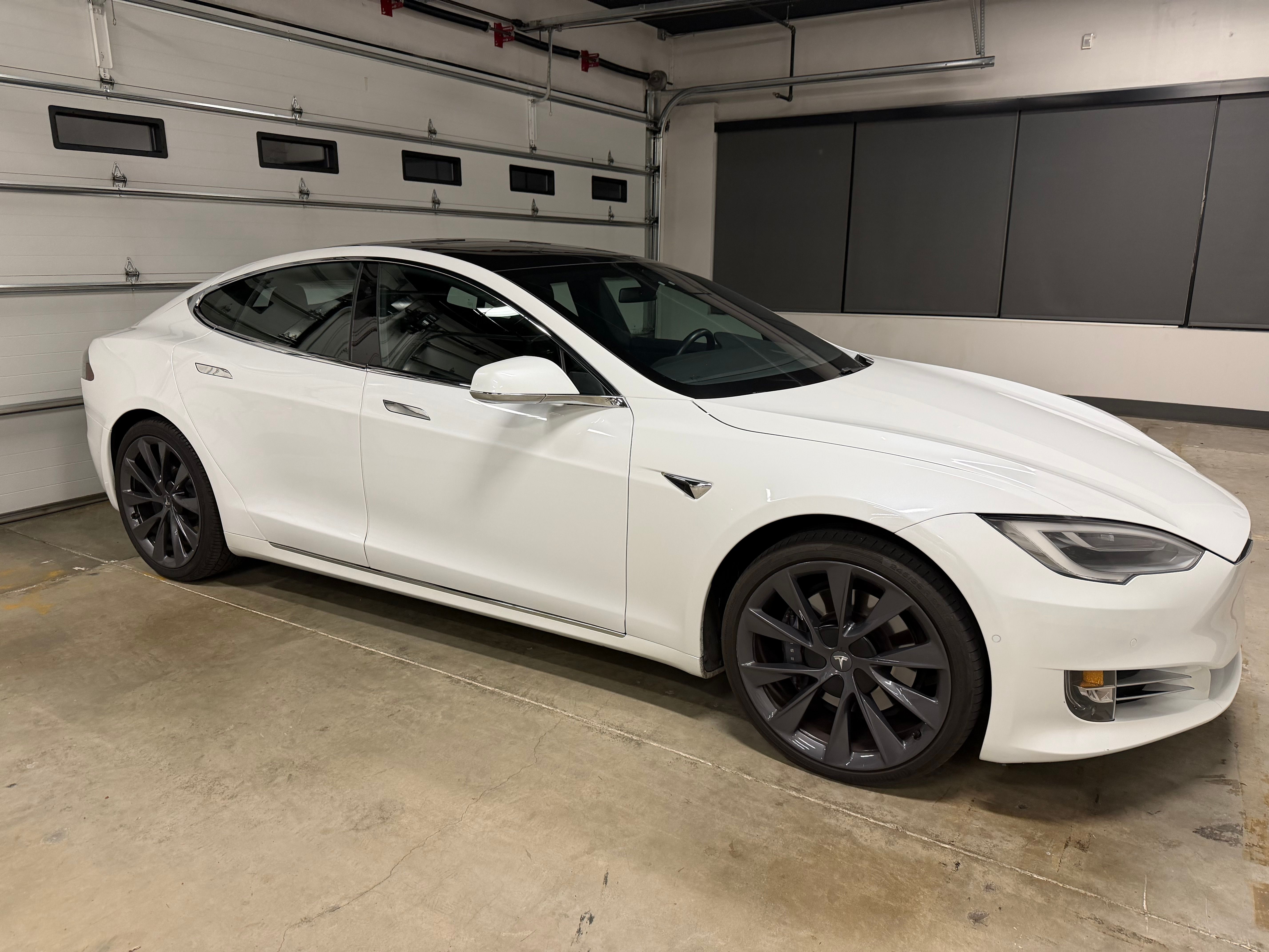 Used 2020 Tesla Model S Long Range Plus AWD/4WD image 2