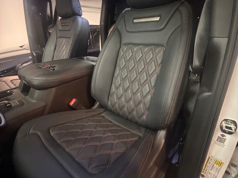 Used 2025 GMC Sierra 1500 AT4 w/ AT4 Premium Package image 12