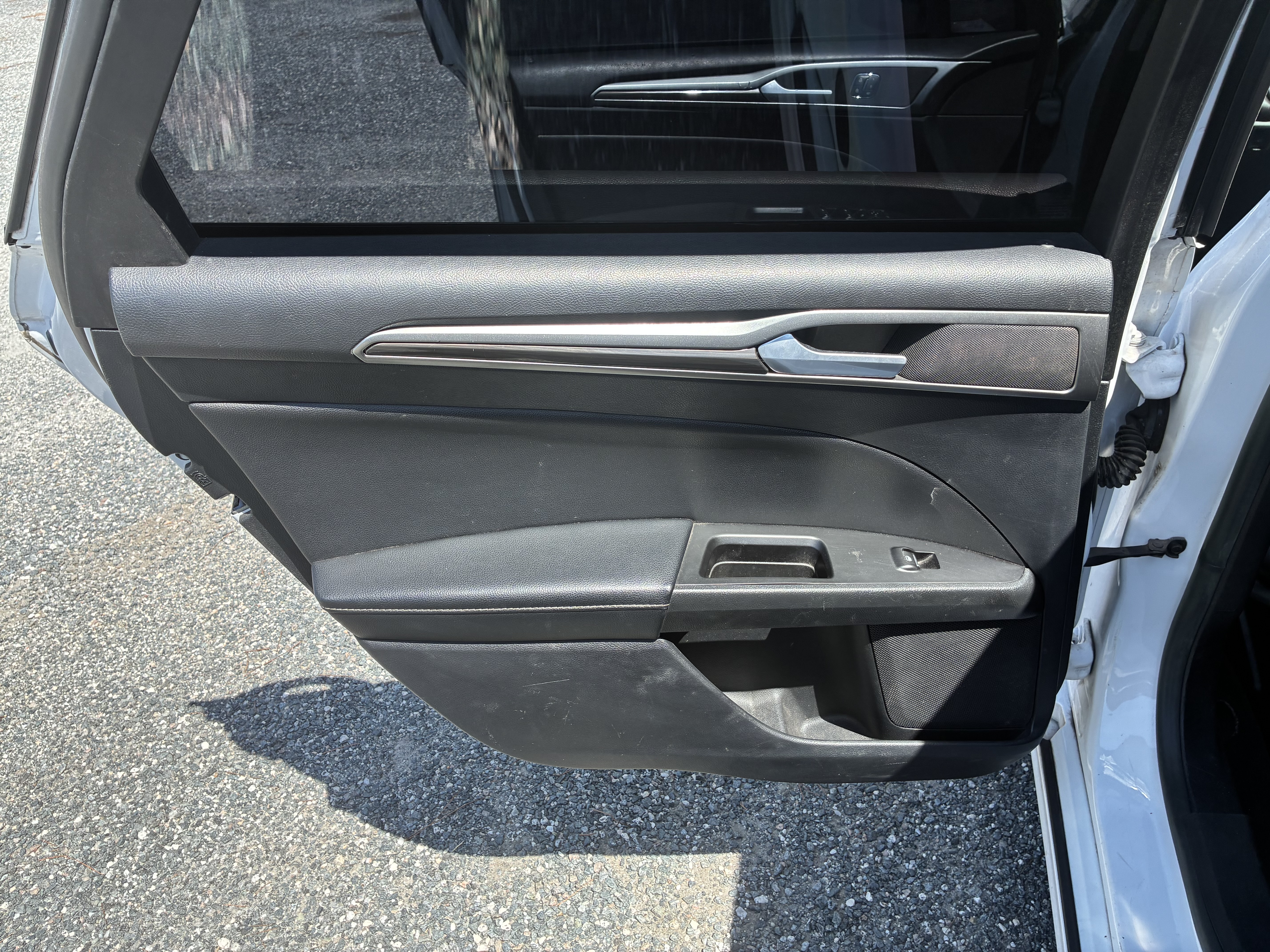 Used 2020 Ford Fusion SEL FWD image 9