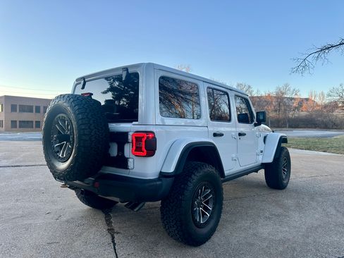Used 2024 Jeep Wrangler Unlimited Rubicon 392 image 10