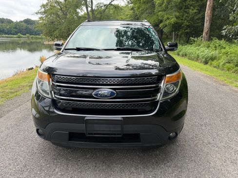 Used 2014 Ford Explorer Limited w/ Equipment Group 302A AWD/4WD image 9