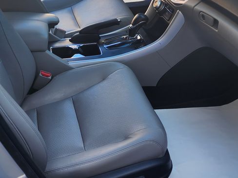 Used 2013 Honda Accord EX-L image 9