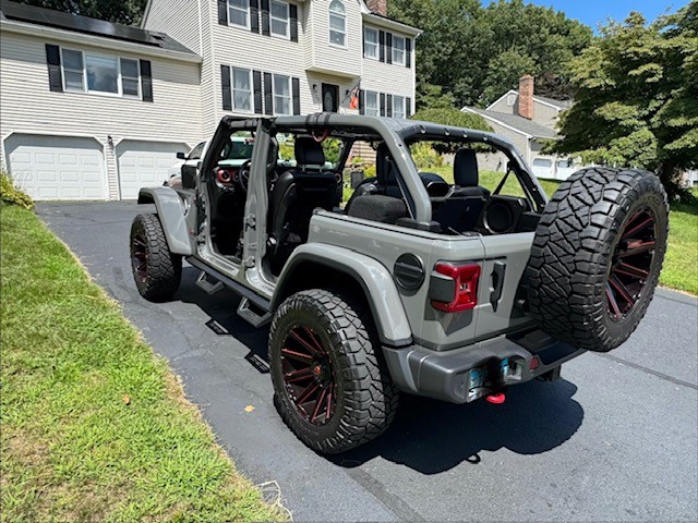 Used 2021 Jeep Wrangler Unlimited Rubicon w/ LED Lighting Group AWD/4WD image 16