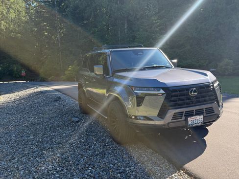 Used 2025 Lexus GX 550 w/ Cold Area Package AWD/4WD image 6