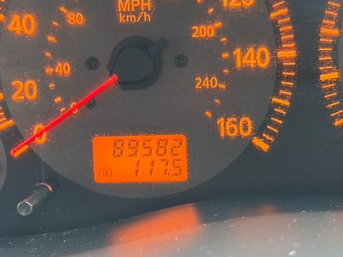 Used 2003 INFINITI G35 Coupe w/ Premium Pkg image 9