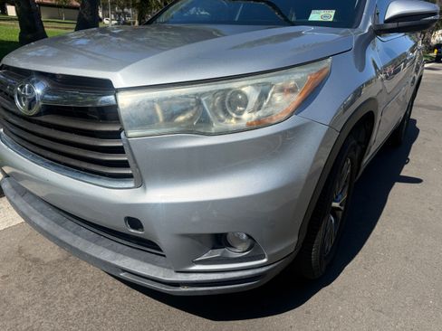 Used 2016 Toyota Highlander XLE FWD image 12