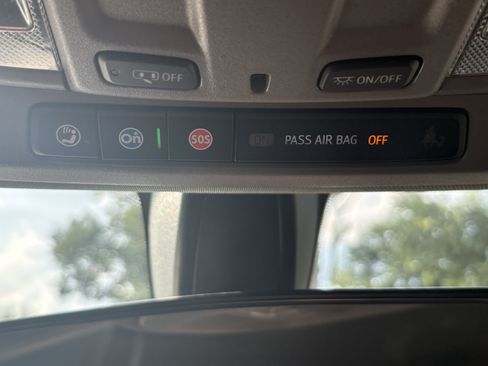 Used 2022 Chevrolet Silverado 1500 LT AWD/4WD image 13