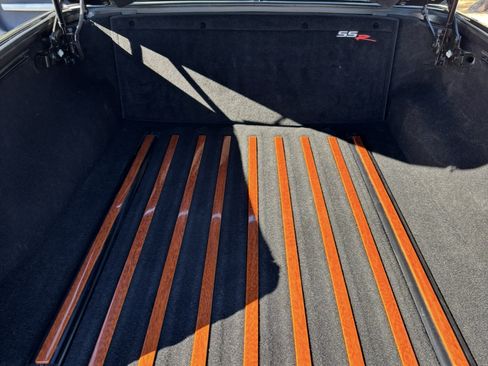 Used 2004 Chevrolet SSR w/ Preferred Equipment Group image 8