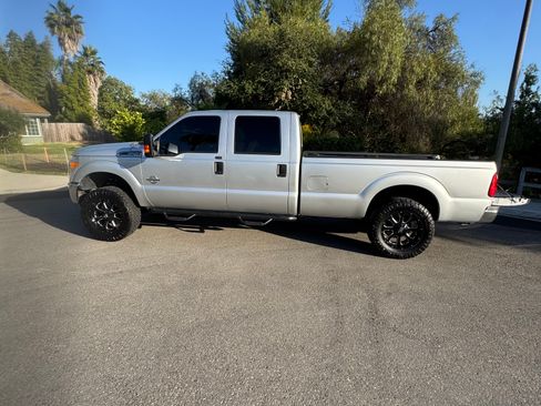Used 2016 Ford F250 XLT AWD/4WD image 1