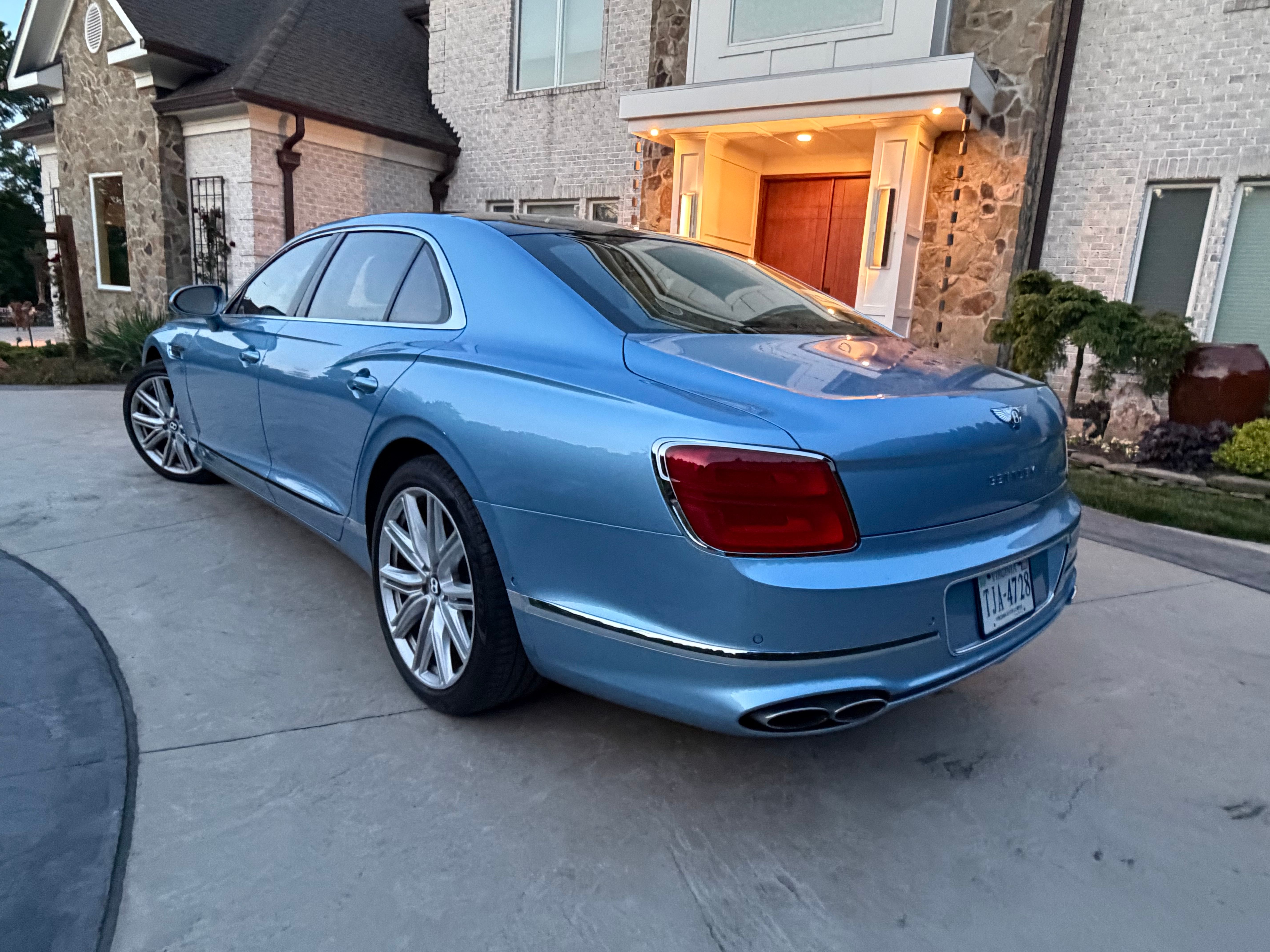 Used 2024 Bentley Flying Spur Azure AWD/4WD image 5