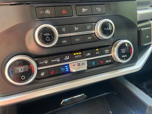Used 2024 Ford Expedition XLT AWD/4WD image 14
