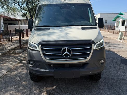 Used 2024 Mercedes-Benz Sprinter 2500 image 6