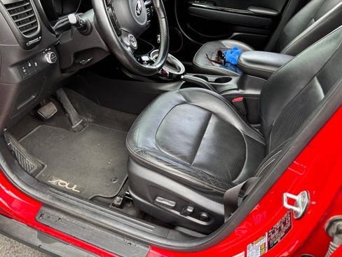 Used 2014 Kia Soul + w/ Primo Package image 11