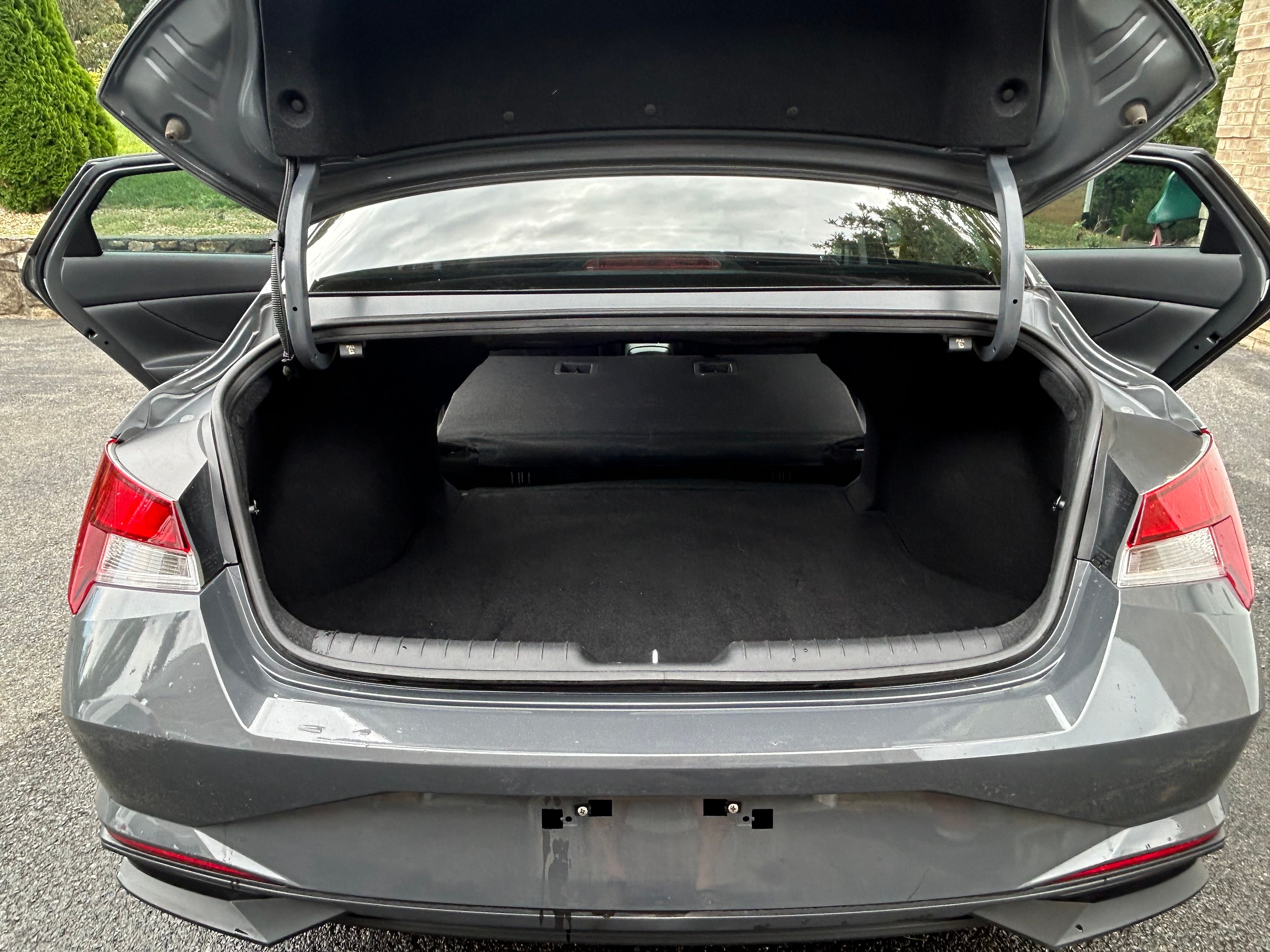 Used 2023 Hyundai Elantra SEL FWD image 9
