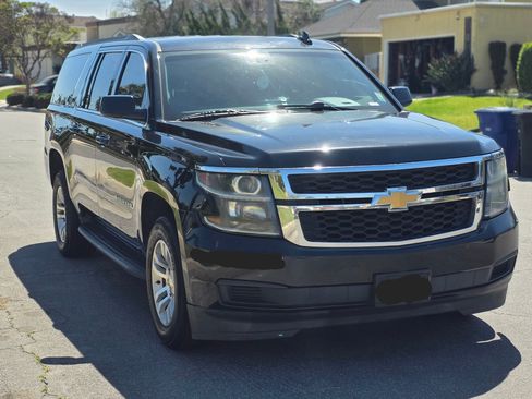 Used 2019 Chevrolet Suburban LT image 5