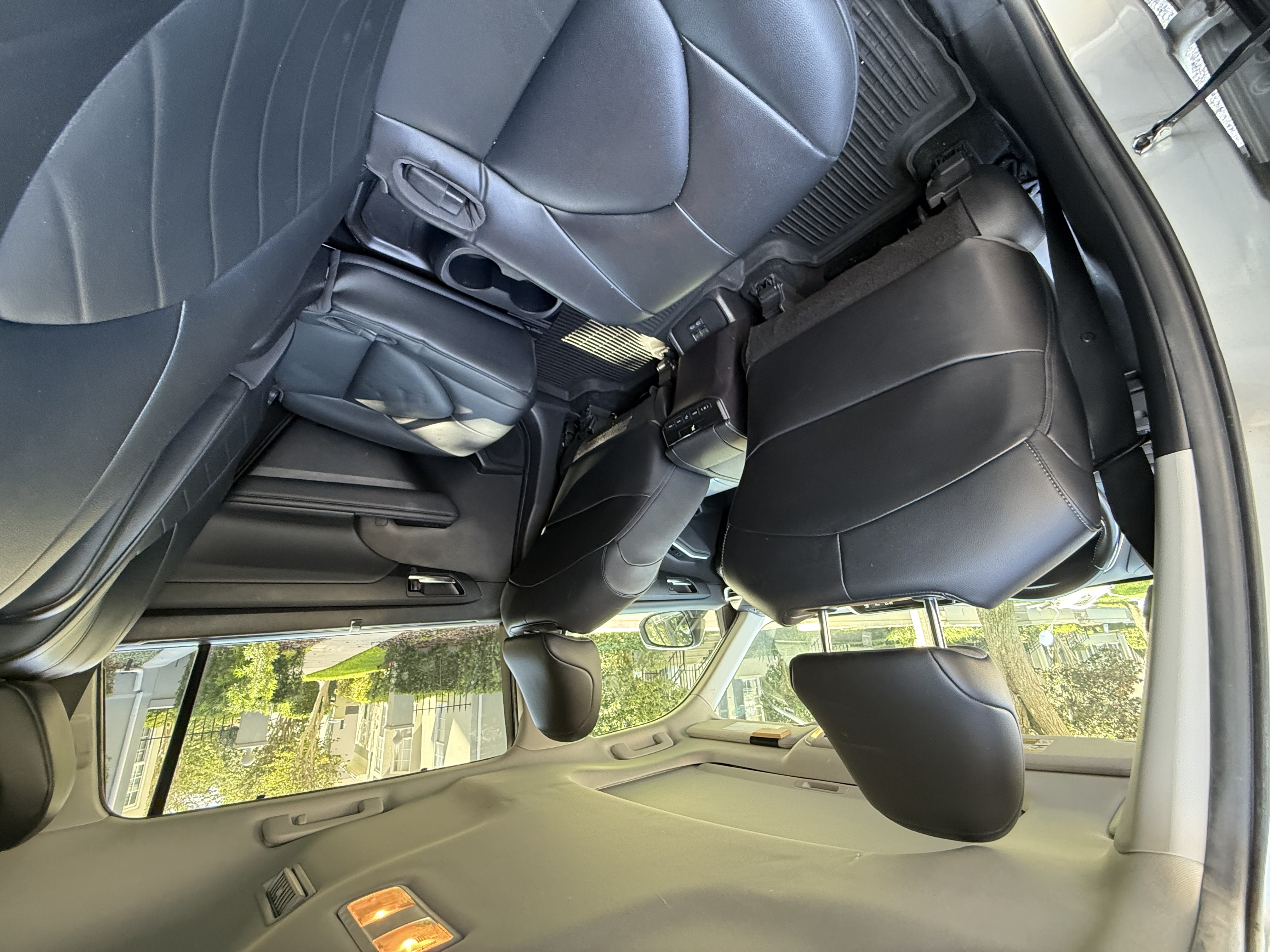 Used 2022 Toyota Highlander XLE FWD image 14