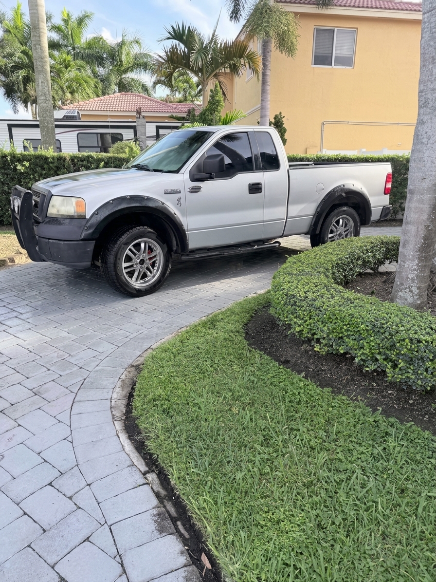 Used 2006 Ford F150 XLT RWD image 1