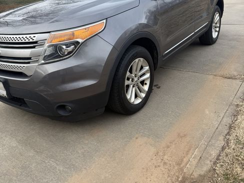 Used 2013 Ford Explorer XLT image 5