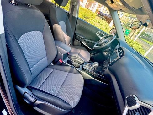 Used 2021 Kia Soul LX FWD image 11