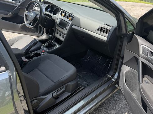 Used 2015 Volkswagen Golf Launch Edition image 11