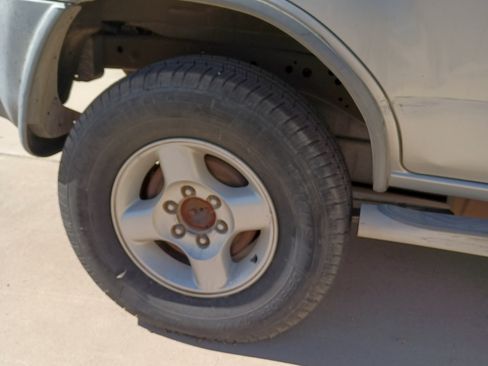 Used 2002 Nissan Xterra XE w/ (UTL) Utility Pkg RWD image 15