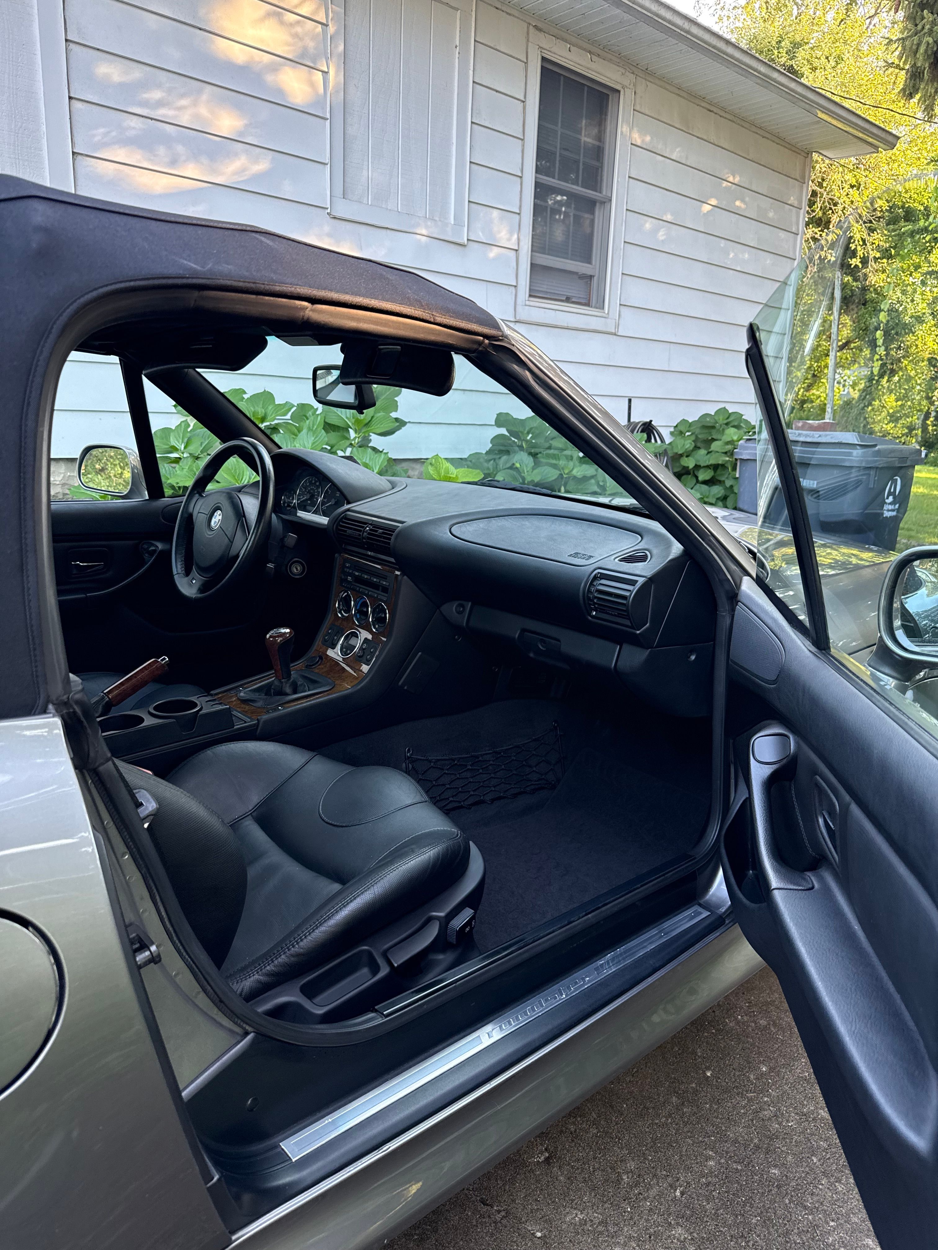Used 2001 BMW Z3 3.0i RWD image 23